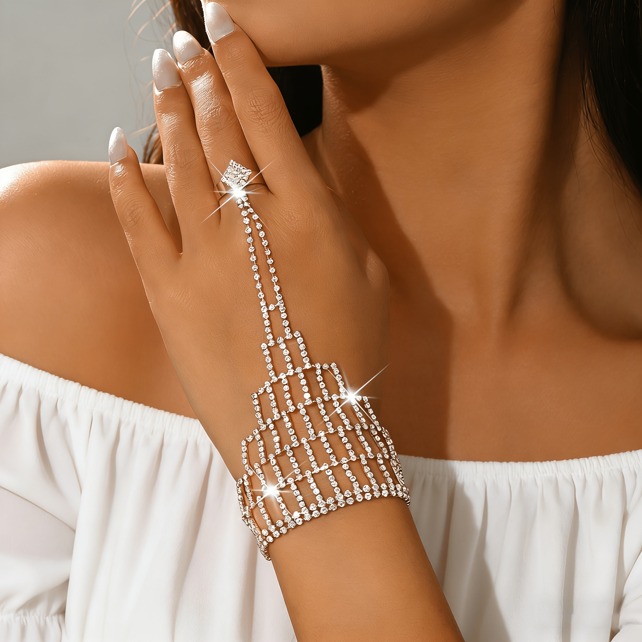 Elegant Women's Back-of-Hand Chain Bracelet